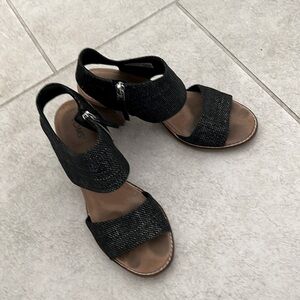 Tom’s Majorca black sandal size 6.5